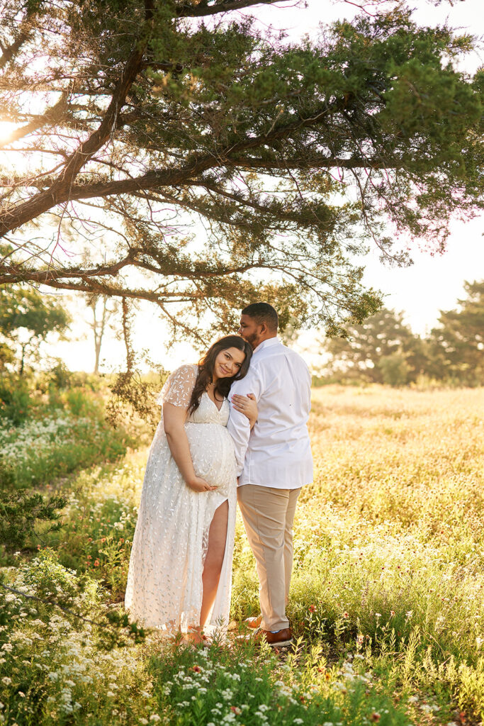 Maternity session at Tandy Hills Nature Area in Fort Worth, tx.