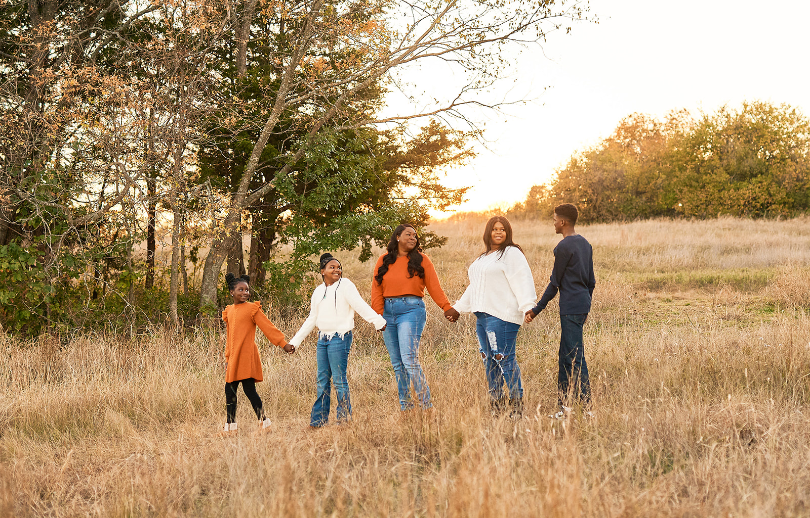 Fall family photo at erwin park in mckinney texas